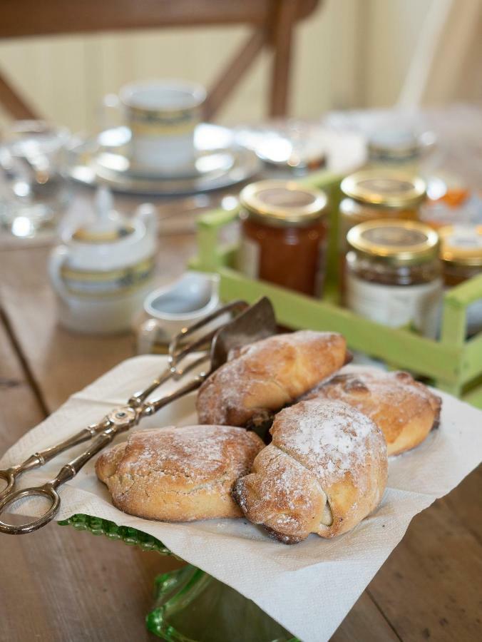 Locanda Sant'Antonio Aci SantʼAntonio Екстериор снимка