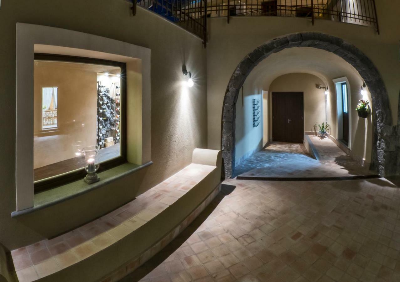 Locanda Sant'Antonio Aci SantʼAntonio Екстериор снимка